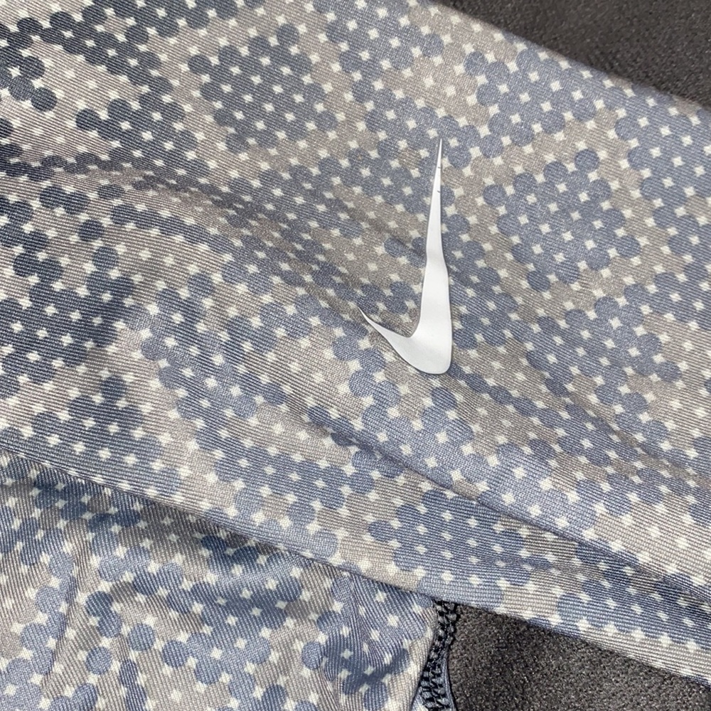 🎱Nike Pro fleece lined long sleeved top! - Picture 3 of 9